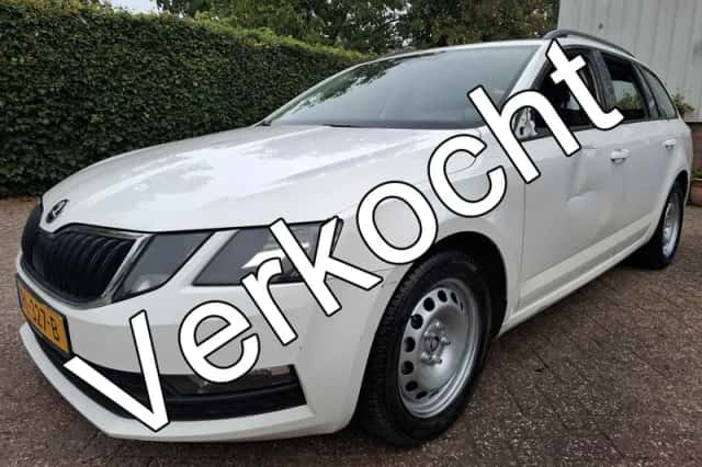 Škoda Octavia (2017) thumbnail 1