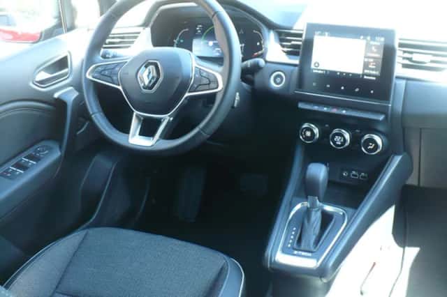 Renault Captur (2024) thumbnail 6