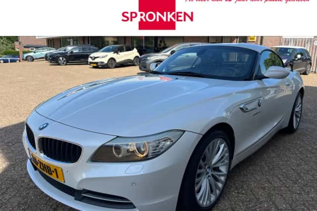BMW Z4 (2012) thumbnail 2