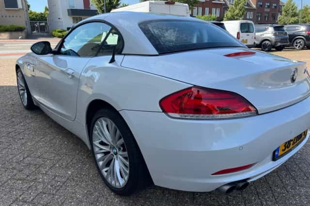 BMW Z4 (2012) thumbnail 5