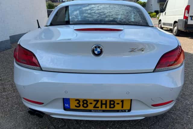 BMW Z4 (2012) thumbnail 6