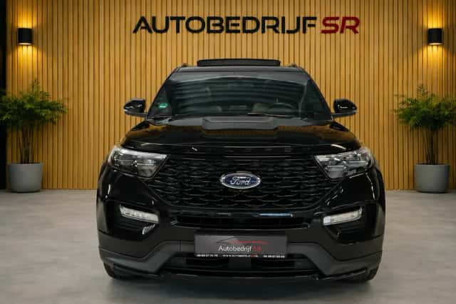 Ford Explorer (2021) thumbnail 3