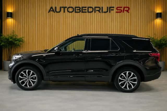 Ford Explorer (2021) thumbnail 5