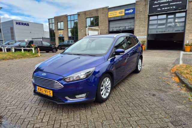 Ford Focus (2015) thumbnail 3