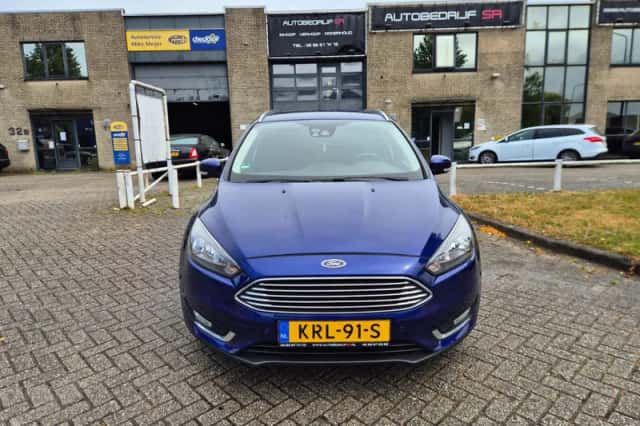 Ford Focus (2015) thumbnail 5