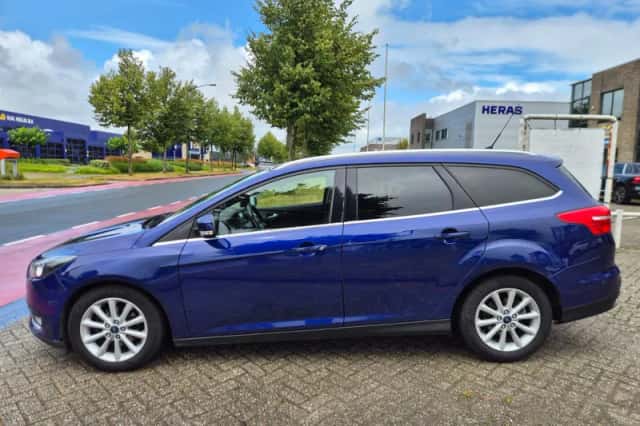 Ford Focus (2015) thumbnail 6