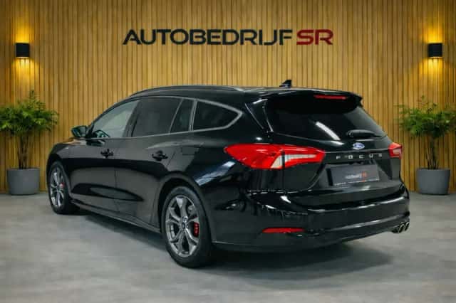 Ford Focus (2019) thumbnail 3