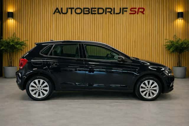 Volkswagen Polo (2017) thumbnail 2
