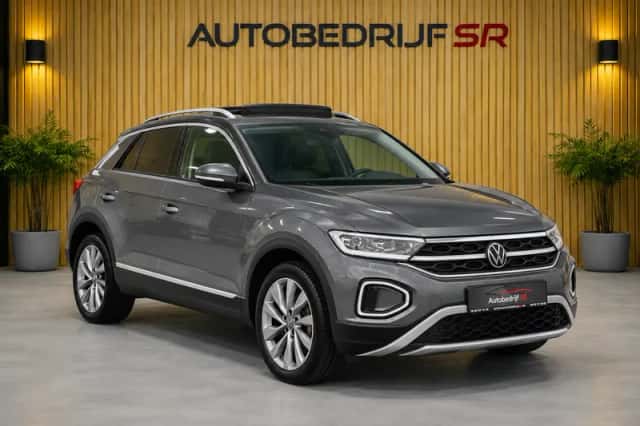 Volkswagen T-Roc (2023) thumbnail 1