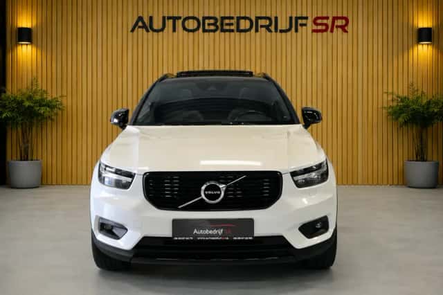 Volvo XC40 (2019) thumbnail 3