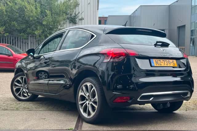 Citroën DS4 (2012) thumbnail 2