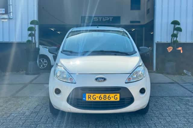 Ford Ka (2014) thumbnail 3