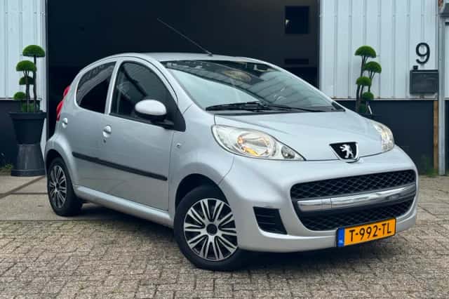 Peugeot 107 (2011) thumbnail 1