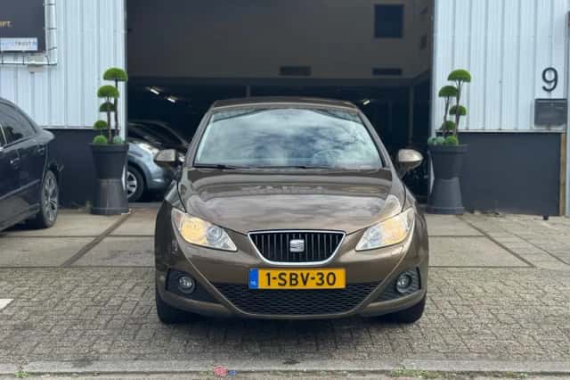 SEAT Ibiza (2012) thumbnail 2