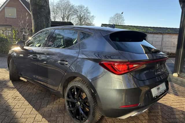 SEAT Leon (2021) thumbnail 4