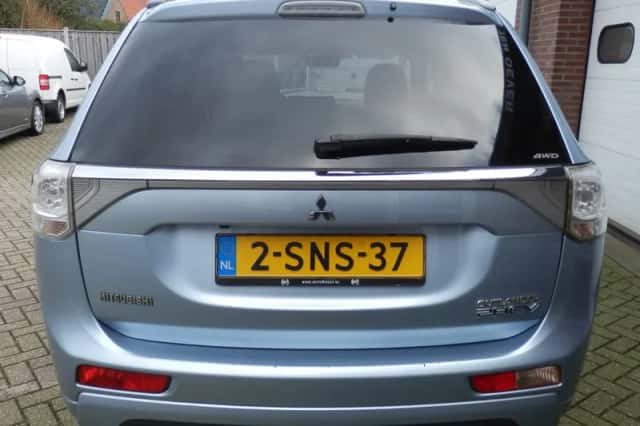 Mitsubishi Outlander (2013) thumbnail 4