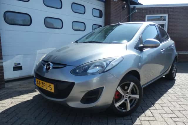 Mazda 2 (2013) thumbnail 1
