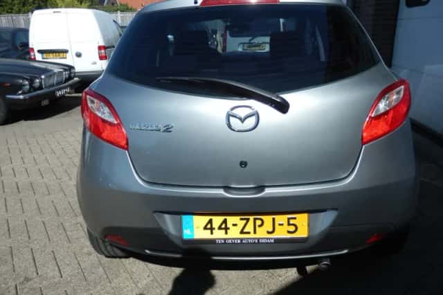 Mazda 2 (2013) thumbnail 5
