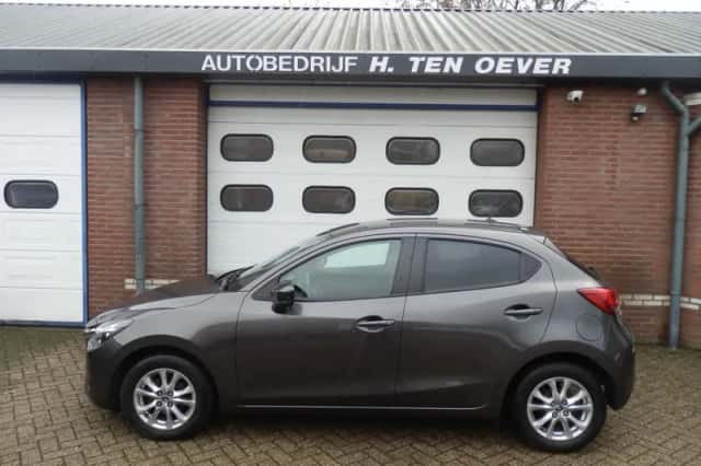 Mazda 2 (2019) thumbnail 2