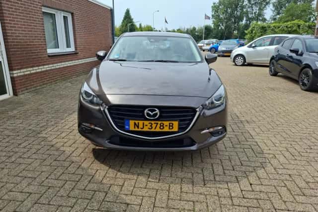 Mazda 3 (2017) thumbnail 3