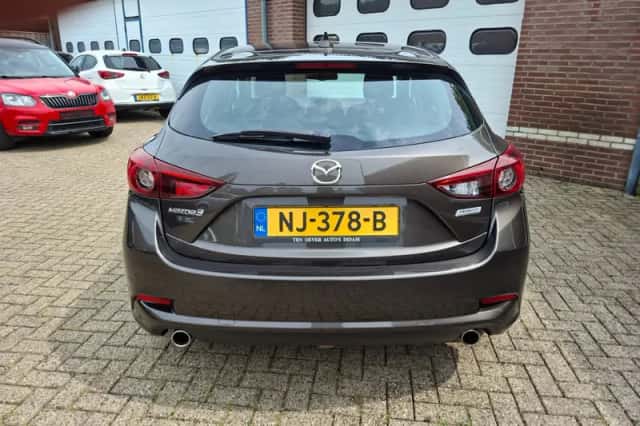 Mazda 3 (2017) thumbnail 6