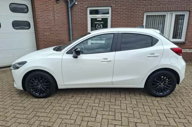 Mazda 2 (2022) thumbnail 2