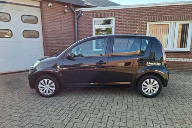 Daihatsu Sirion (2009) thumbnail 2