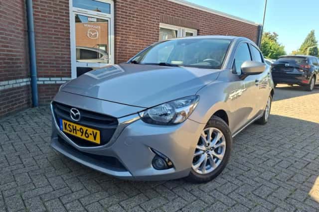 Mazda 2 (2016) thumbnail 1