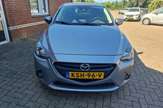 Mazda 2 (2016) thumbnail 3
