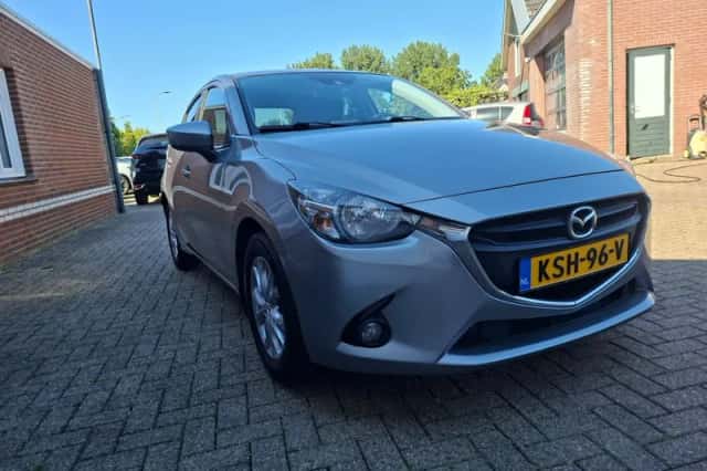 Mazda 2 (2016) thumbnail 4
