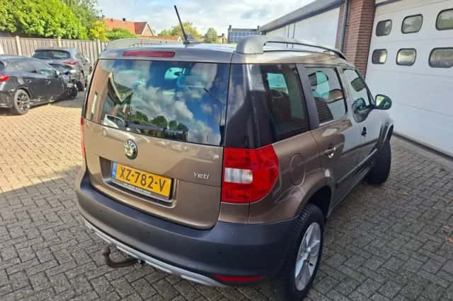 Škoda Yeti (2013) thumbnail 5