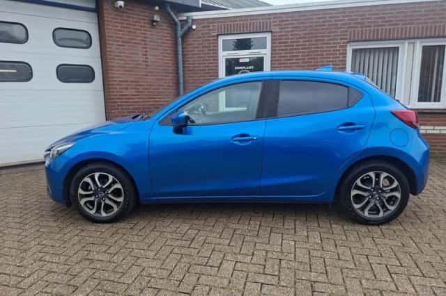 Mazda 2 (2018) thumbnail 2