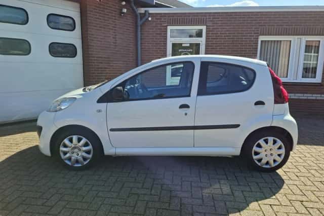 Peugeot 107 (2013) thumbnail 2