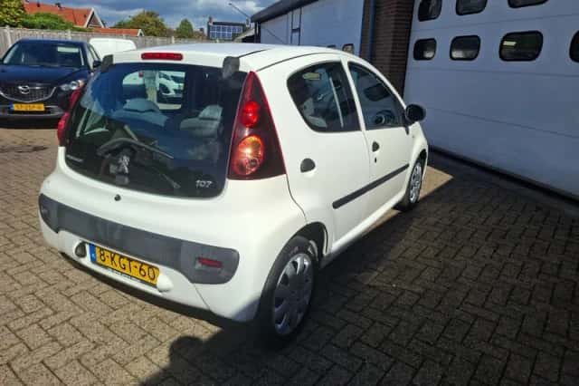 Peugeot 107 (2013) thumbnail 5
