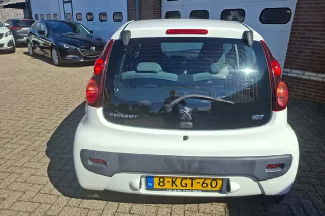 Peugeot 107 (2013) thumbnail 6