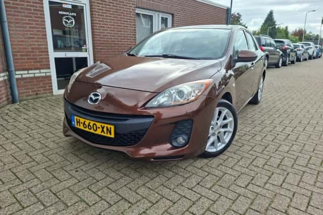 Mazda 3 (2011) thumbnail 1