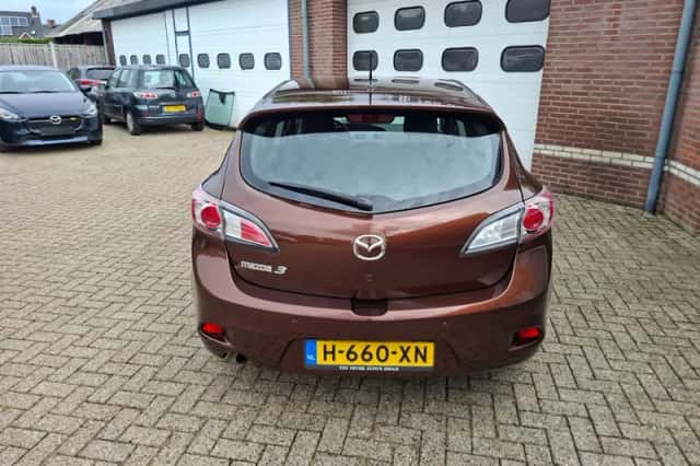 Mazda 3 (2011) thumbnail 6