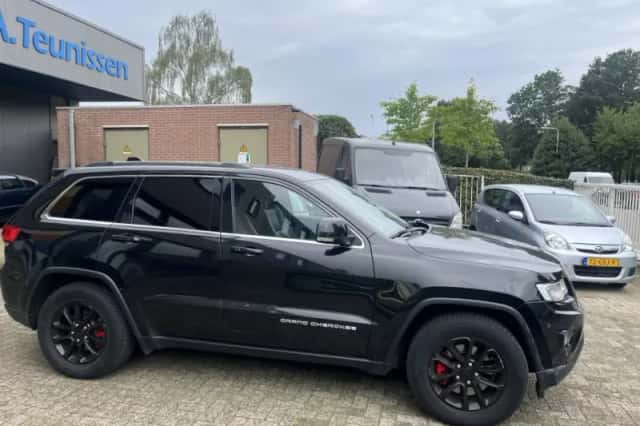 Jeep Grand Cherokee (2015) thumbnail 4