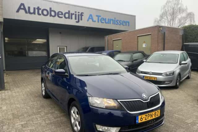 Škoda Rapid (2015) thumbnail 2