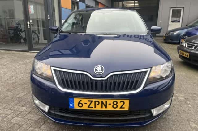 Škoda Rapid (2015) thumbnail 3