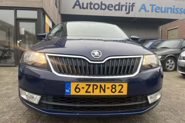 Škoda Rapid (2015) thumbnail 4