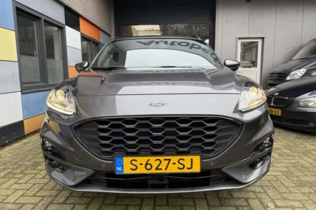 Ford Kuga (2023) thumbnail 6