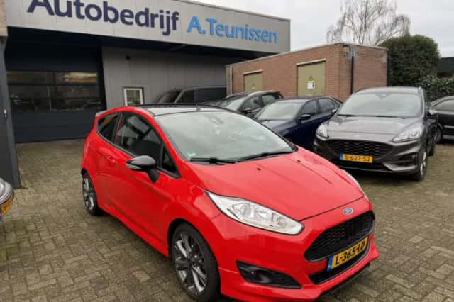 Ford Fiesta (2016) thumbnail 1
