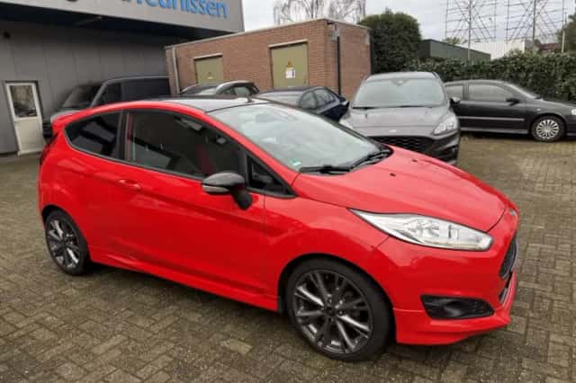 Ford Fiesta (2016) thumbnail 2