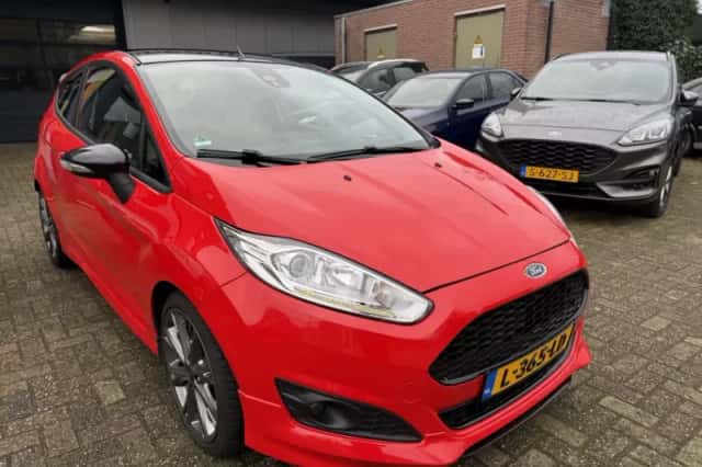 Ford Fiesta (2016) thumbnail 4