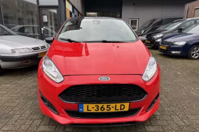 Ford Fiesta (2016) thumbnail 5