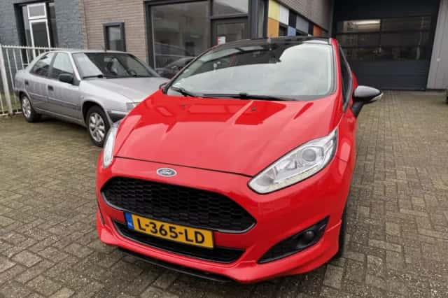Ford Fiesta (2016) thumbnail 6