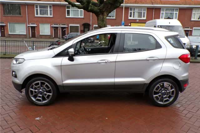 Ford EcoSport (2017) thumbnail 2