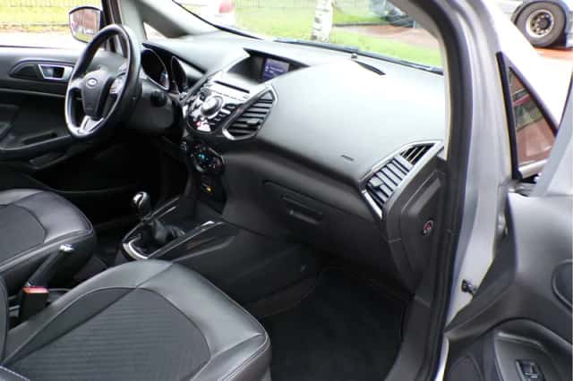 Ford EcoSport (2017) thumbnail 14