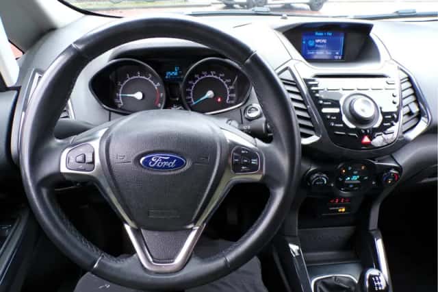 Ford EcoSport (2017) thumbnail 16